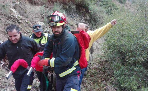 Rescate de un trabajador del Infoca en la Sierra de Quesada, en estado grave