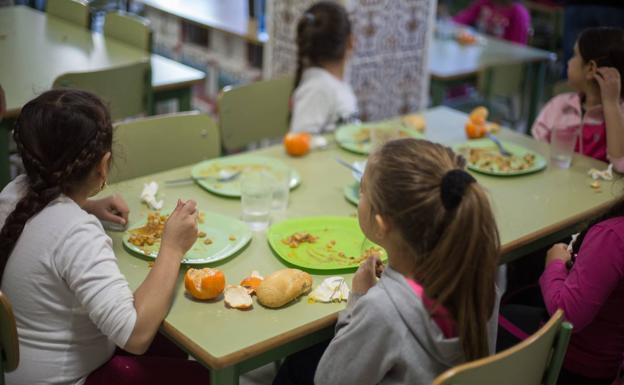 Las madres de los comedores: «Hemos pasado de tener nuestra vida organizada al caos, y es muy angustioso»