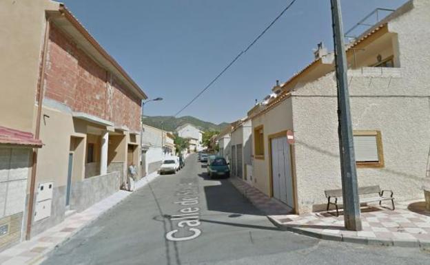 Muere un niño campamento en Alicante al volcar un remolque