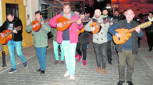 El aguilando toma las calles de Vilches