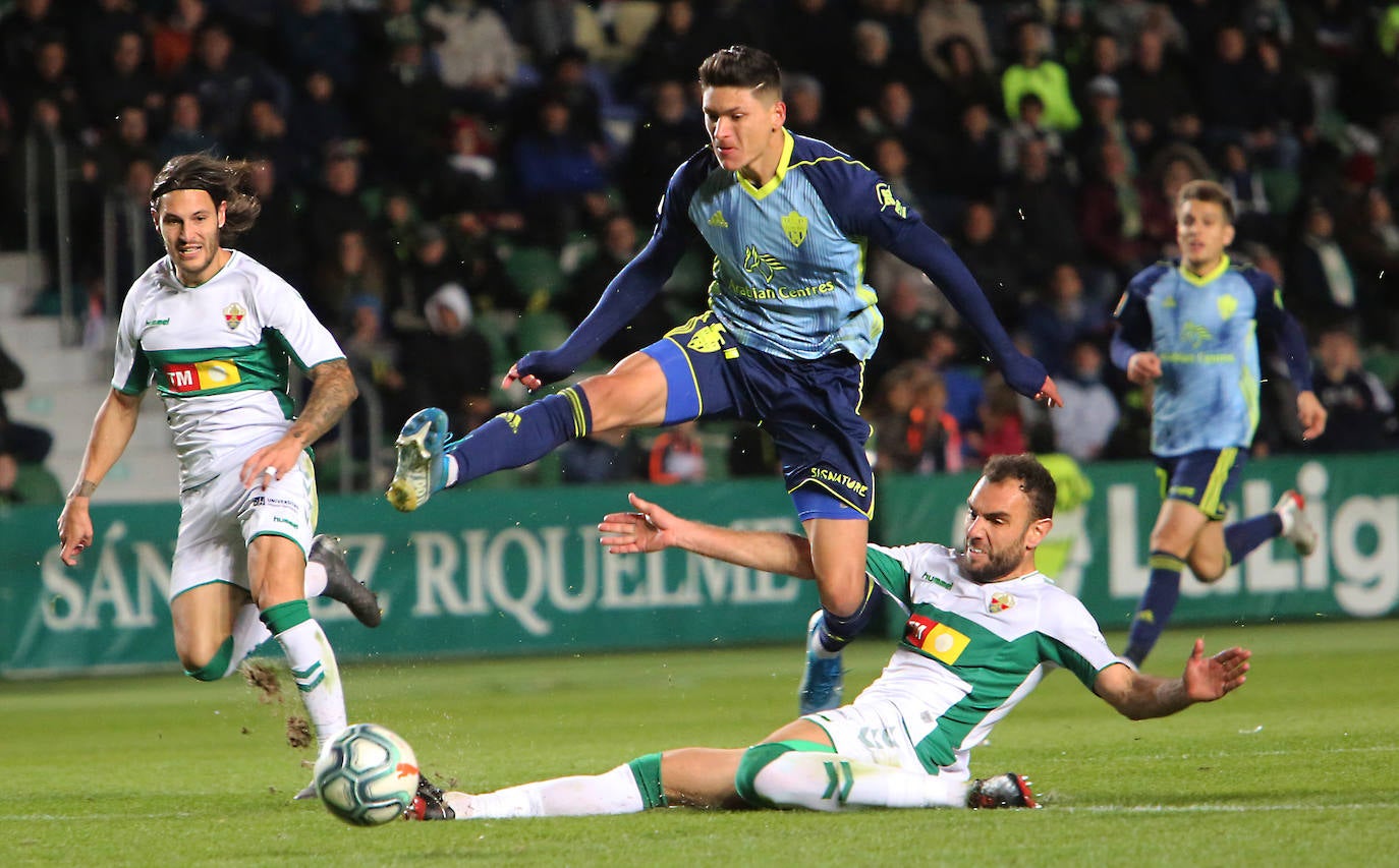 El Almería-Elche se jugará el último domingo de enero