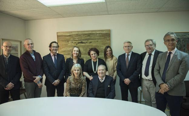 La Fundación Rodríguez-Acosta amplía su fondo documental con 145 obras más donadas por su presidente de Honor