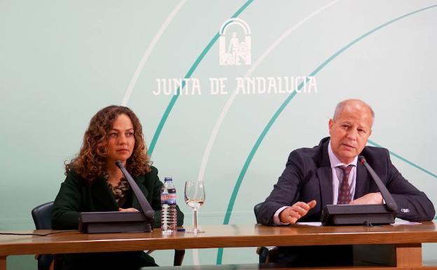 Imbroda prescinde de su viceconsejera, Marta Escribá