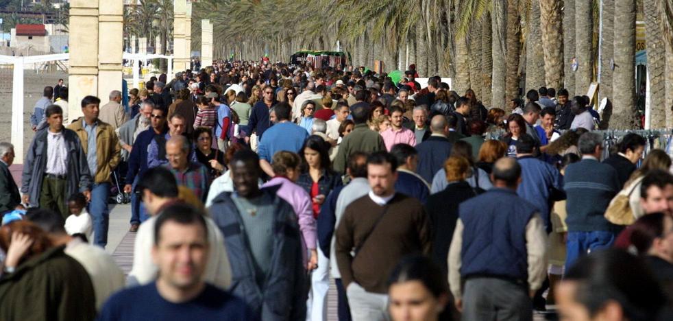 La población crece en Almería a su ritmo más lento desde la posguerra