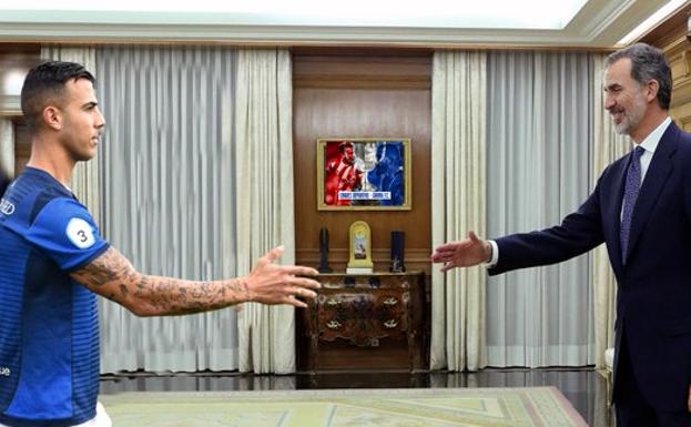 El Linares se ofrece como candidato para el rey Felipe VI