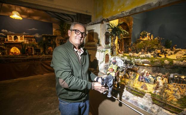 Antonio Bolívar, el 'MacGyver' de los belenes