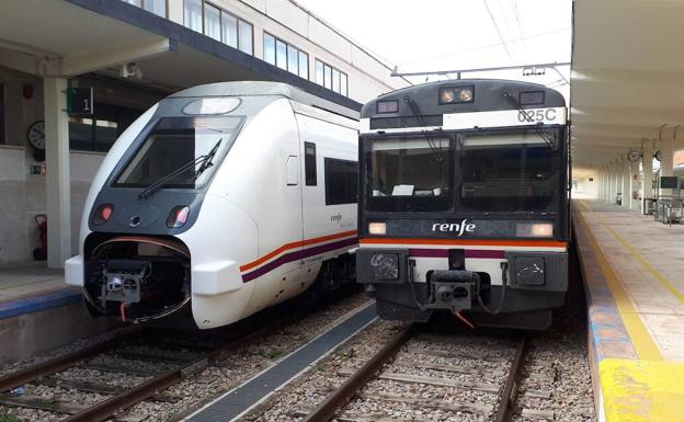 Un tren de 1975 para cubrir el trayecto de Jaén a Madrid