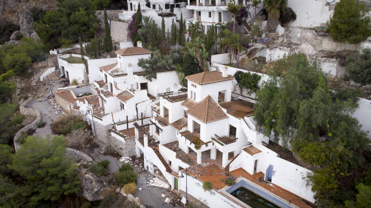 Las 400 familias afectadas por el deslizamiento de los Cármenes del Mar estiman la reparación cuesta 21 millones