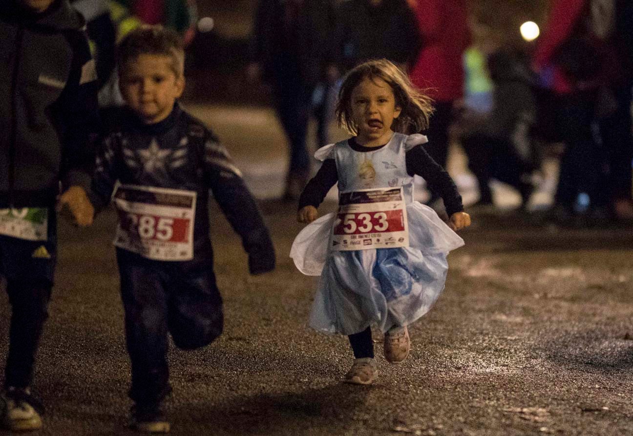 Los más pequeños, protagonistas de la Carrera Nocturna de Granada