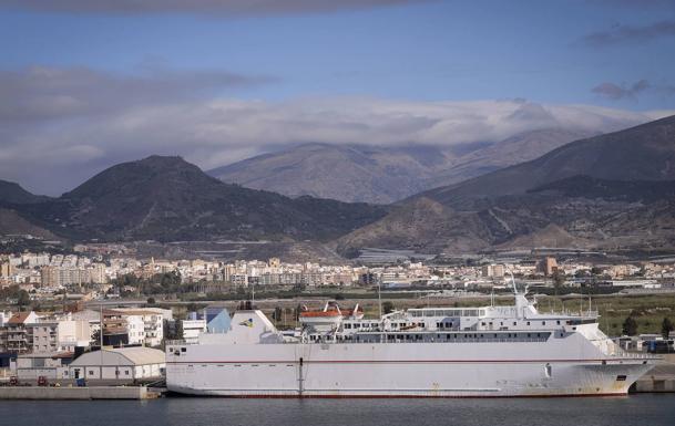 El Gobierno vuelve a excluir a Motril de las ayudas a las líneas con Melilla