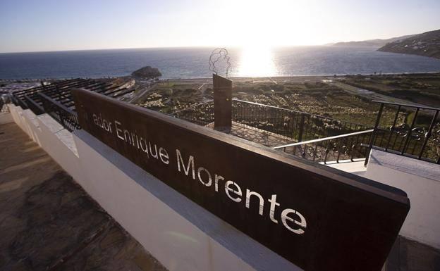 Escapadas con vistas al mar para despedir el año en Granada