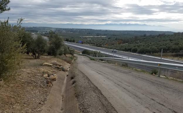 Agricultores se quejan por la falta de accesos tras la inauguración de la A-32