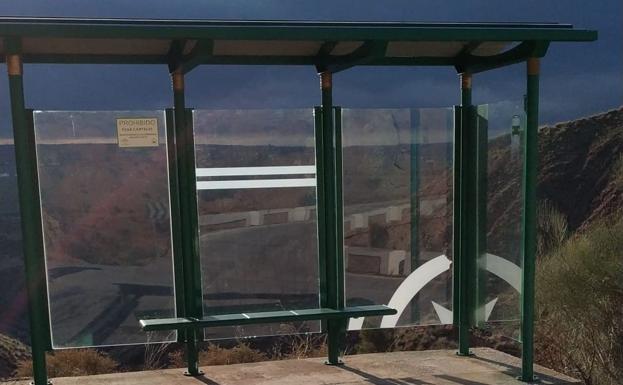 Adecuan las marquesinas de las paradas de autobús de 54 municipios jienenses