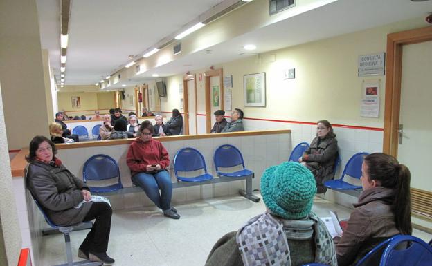 Salud estudia trasladar el ambulatorio Salvador Caballero al antiguo Clínico