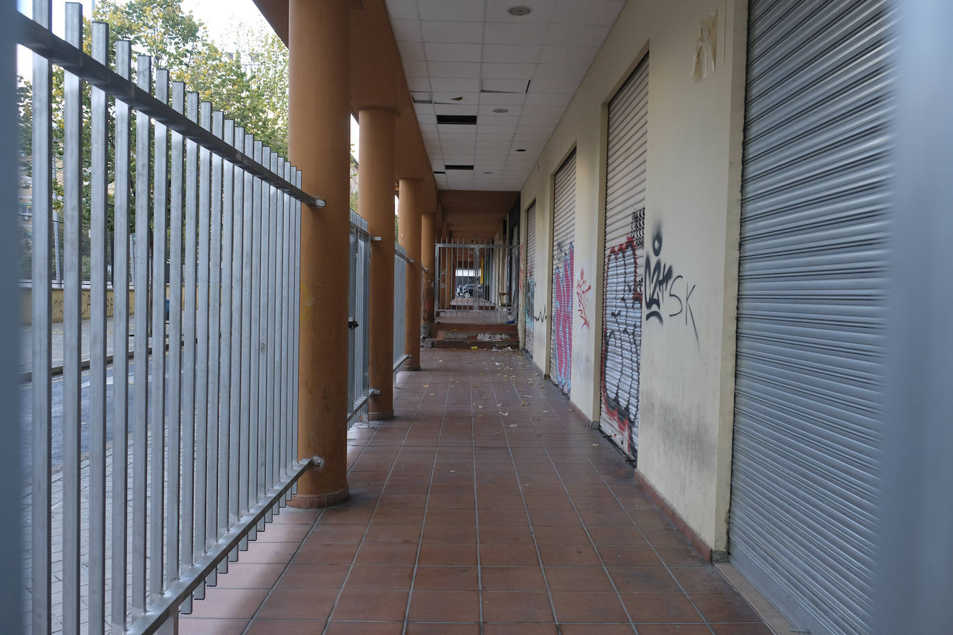 Vecinos del Zaidín denuncian consumo y venta de drogas en los bajos de sus casas