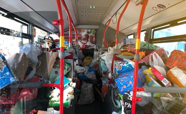 El Magic Bus recoge 1.500 juguetes para familia desfavorecidas