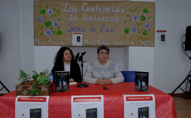 María Romera presenta su novela Los Centinelas del Universo 'Seres de Luz'