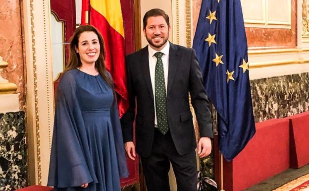 De Meer tilda de «traidores» a los diputados que votaron a favor del presidente Sánchez