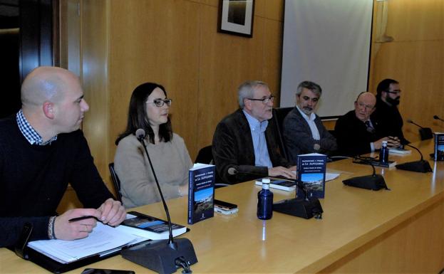 Teodoro Martín de Molina presenta en Órgiva su libro 'Gastronomía y Poesía en La Alpujarra'