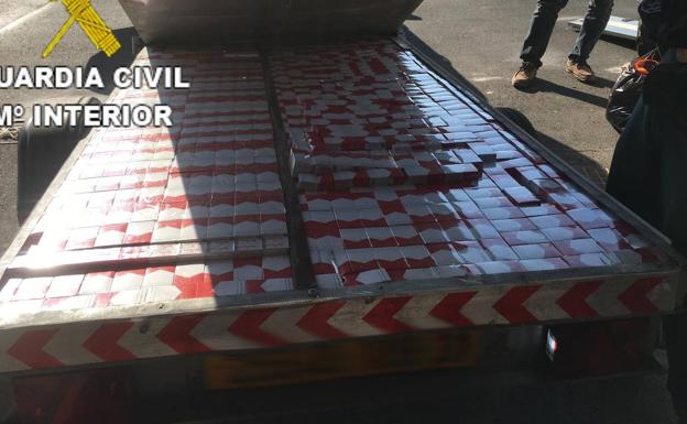 Intervienen 3.000 cajetillas de tabaco de contrabando en el Puerto de Almería