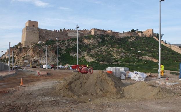 De vertedero a atractivo de la ciudad: así están las obras en el entorno de la Alcazaba