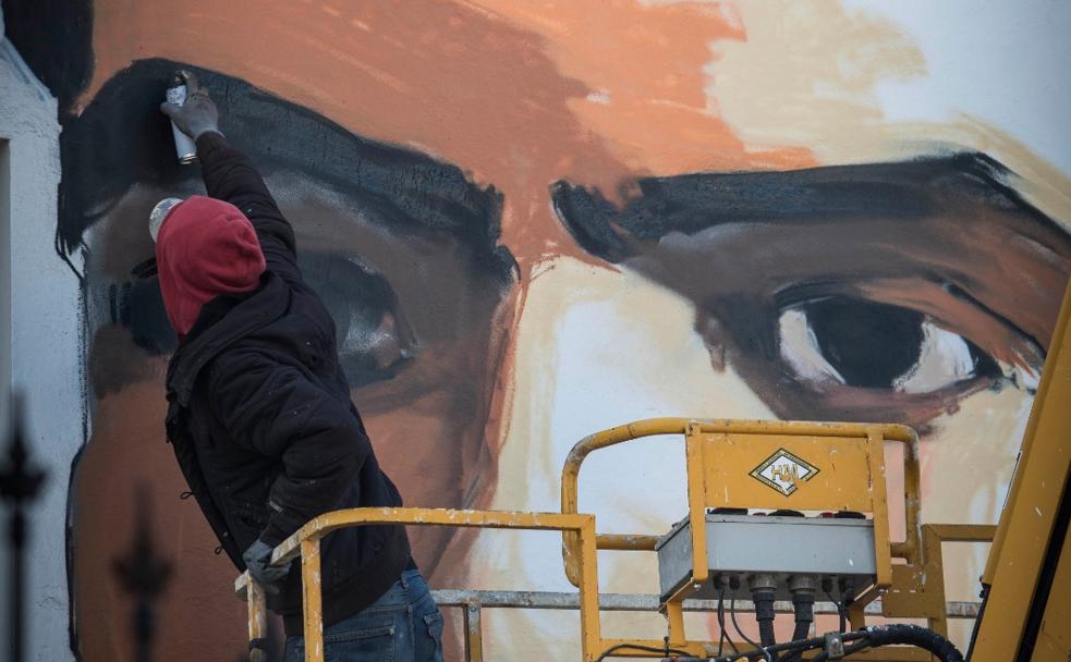 Tres días de grafiti en un vídeo de 100 segundos: El Niño de las Pinturas homenajea a Lorca