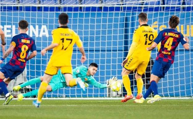 El Badalona pierde en su visita al Barça B