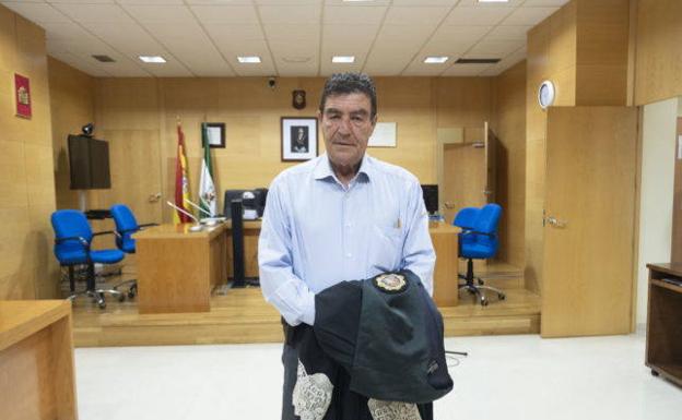 «Las apariencias engañan: hijo cariñoso y educado en casa y delincuente por la noche»