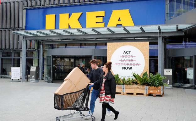 Ikea pide a sus clientes que devuelvan unas famosas tazas por alto nivel de contaminación