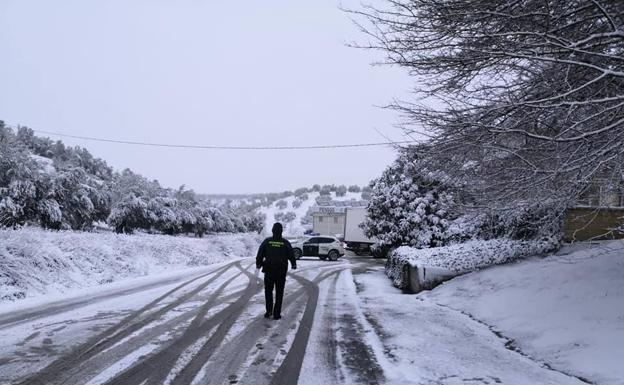 Clases suspendidas y tráfico lento en algunas carreteras de la provincia de Jaén por el temporal