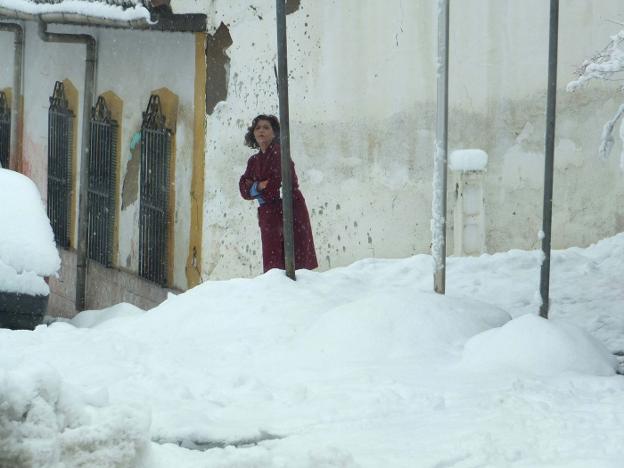 La nieve mantiene cerrado el Puerto de la Mora y un tramo en Huéscar