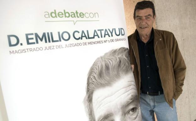 «La gran pregunta de estos tiempos: ¿si te dejas el móvil en casa vuelves a por él o no?»