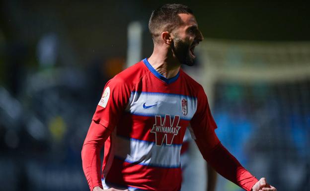 Primeros goles como rojiblancos de Gonalons y Köybasi