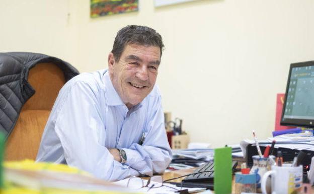 «Cedo 'nini', 30 años, buen estado (como no hace nada), gasta mucho»