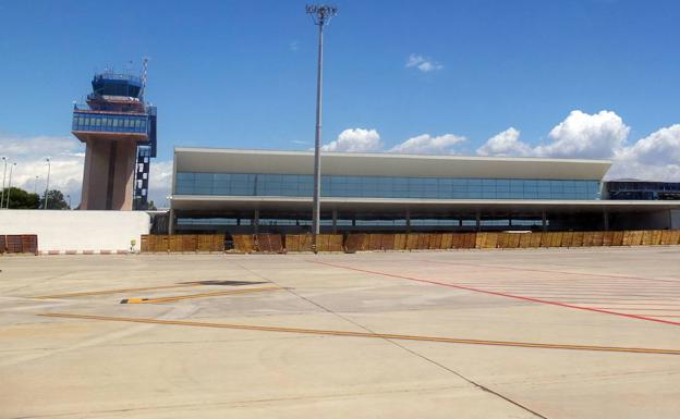Cancelados dos vuelos de la ruta Sevilla-Almería como consecuencia de la niebla