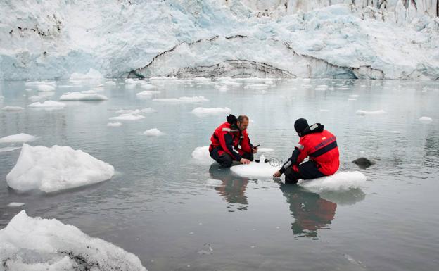 Granadinos en el hielo de la Antártida