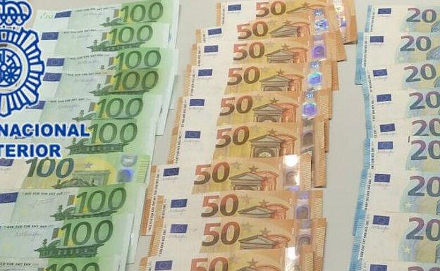 Se queda 2.000 euros que encuentra en un parking, lo graban las cámaras y acaba denunciado por la Policía