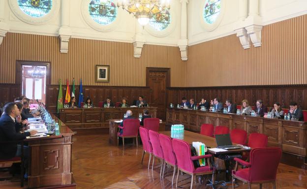 Subida salarial del 2% desde febrero para los más de 1.200 funcionarios de la Diputación