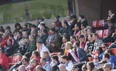 Encuéntrate en la grada de Los Cármenes durante el Granada-Espanyol