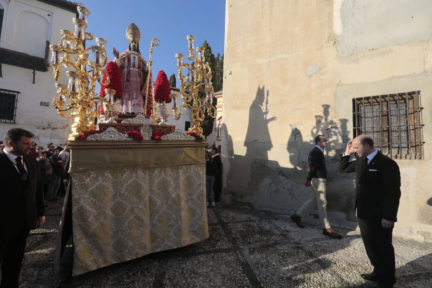 Todas las imágenes de la procesión de San Cecilio por las calles del barrio del Realej