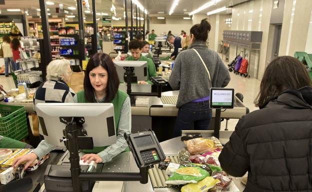 Mercadona lanza una oferta de empleo masiva en Almería