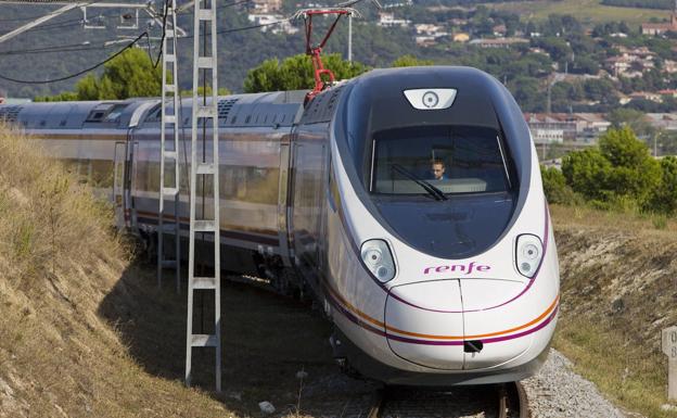Renfe reduce a tres los enlaces a Sevilla pero recorta el viaje una hora