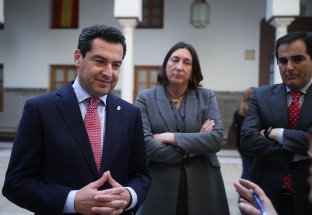 Moreno avisa a Sánchez que Andalucía no va a pagar las facturas de su negociación con Torra