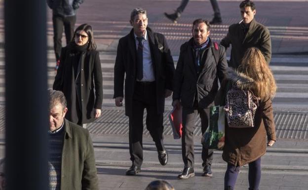 García Arrabal niega que el Ayuntamiento le favoreciera y recuerda que pagó el marcador del Palacio Municipal de Deportes