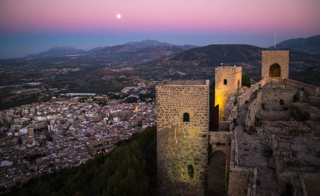 El Ayuntamiento vuelve a solicitar la titularidad del castillo de Santa Catalina
