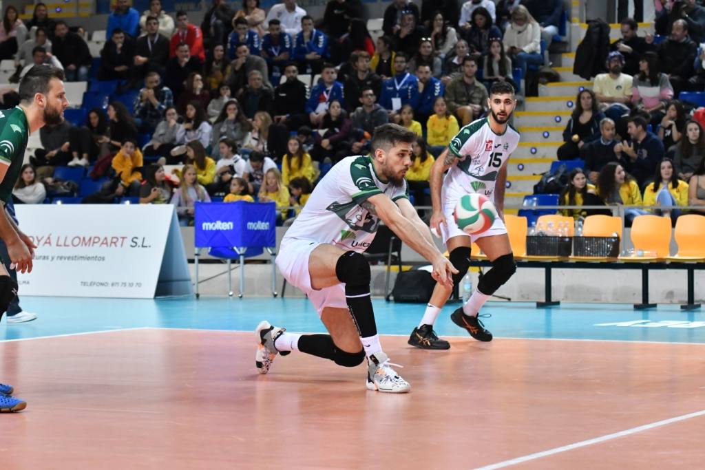 Unicaja Costa de Almería sufre para buscar su trigésimo título