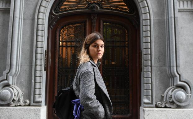 Elvira Sastre: «Yo solo escribo; lo demás es adorno»