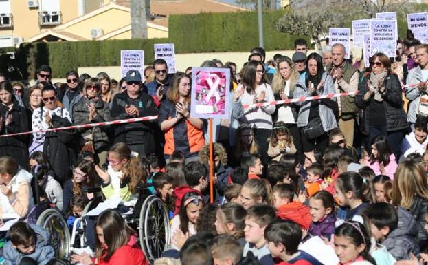 Hallan marihuana y armas simuladas en 16 viviendas okupadas en Monachil