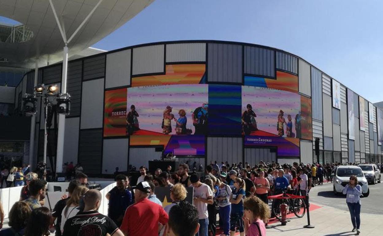 Sucesos en Almería | Desalojan por una falsa alarma el Centro Comercial  Torrecárdenas | Ideal
