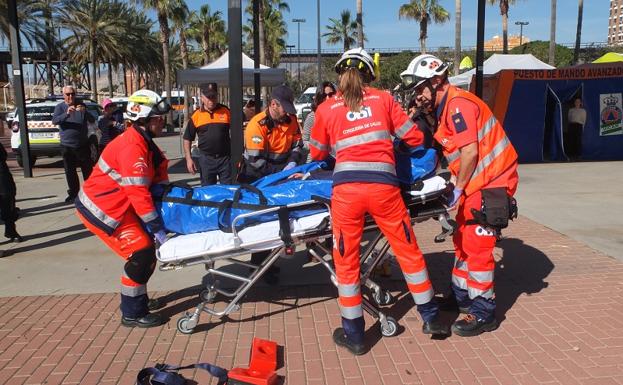 El Gobierno andaluz reconoce la labor de los profesionales que integran el 112 en Almería